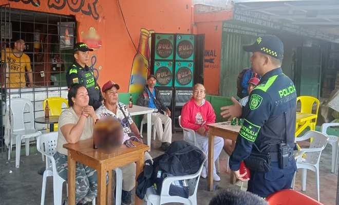 policia con la comunidad