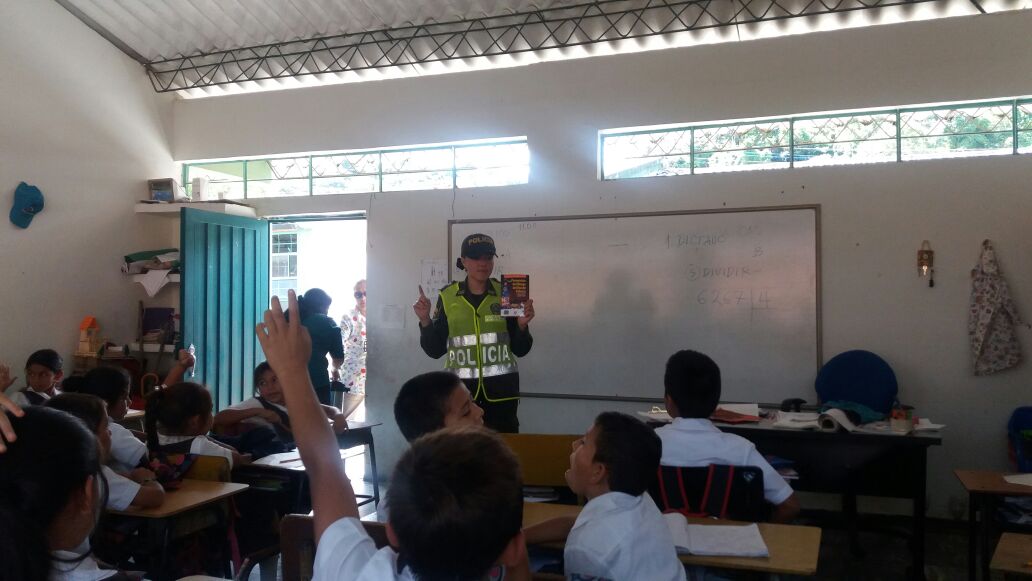 charlas-colegios-policia