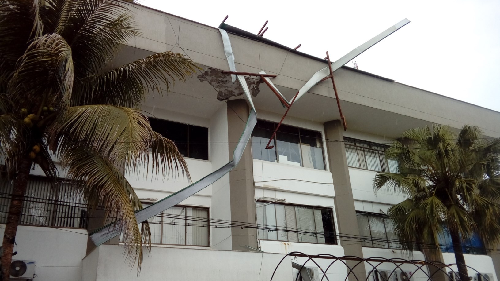 fuera-de-servicio-la-línea-de-emergencia-123