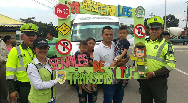 La Policía Nacional-promueve el respeto de las señales de tránsito-en el Meta