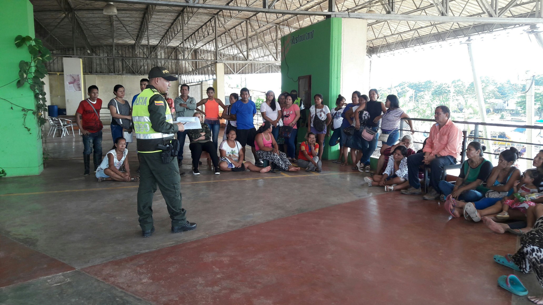  vendedores-de-la-plaza-de-mercado 