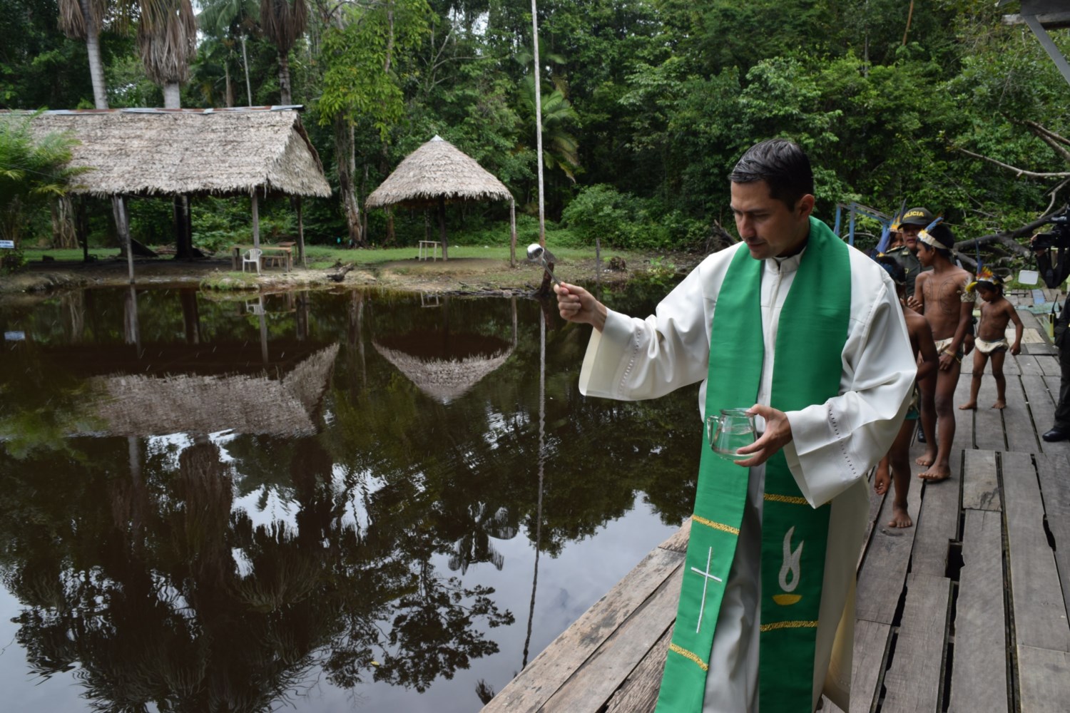 Niños-y-policías-hicieron-del-humedal-un-espacio-de-alegría