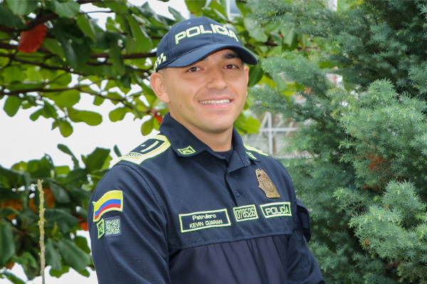 El &ldquo;Polic&iacute;a del arte&rdquo; que transforma muros en mensajes de esperanza en el &aacute;rea metropolitana de Pereira