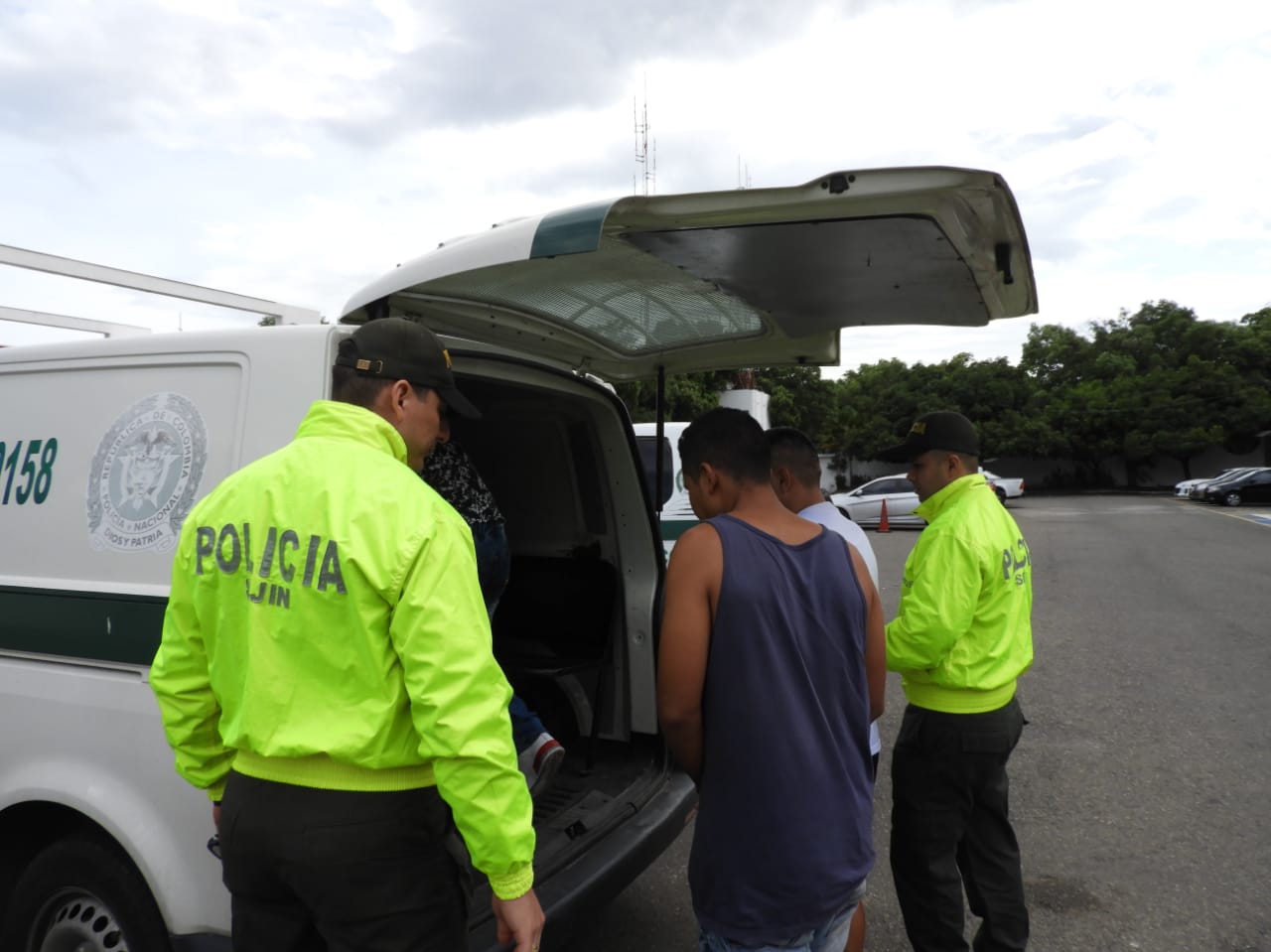 en-registro-y-allanamiento-fueron-capturadas-dos-personas-de-nacionalidad-extranjera-y-una-colombiana