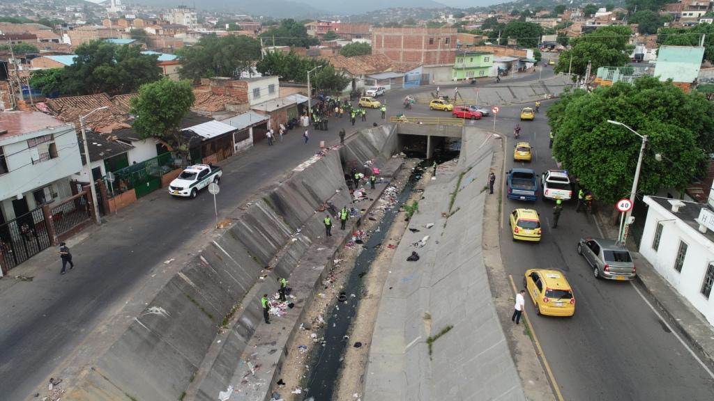 en-un-trabajo-articulado-con-la-administración-municipal-se-realizó-la- tercera-intervención-al-sector-canal-bogotá