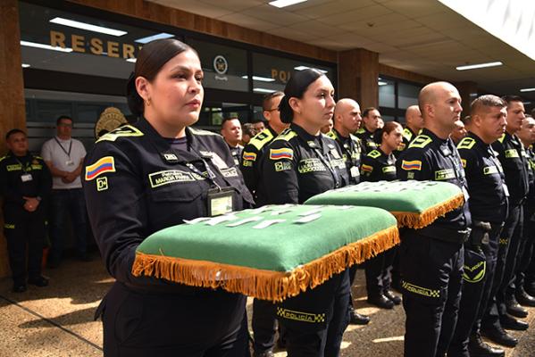 Bandejeras con frases alusivas para ser colocadas en el mural del evento  homenaje al Día Internacional de Información sobre el Peligro de las Minas y de Asistencia para las Actividades Relativas a las Minas 