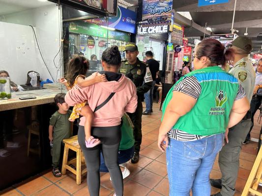 fotografia donde se esta restableciendo los derechos de los menores