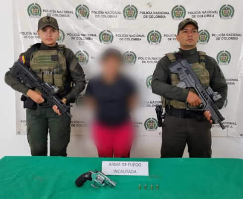 El Grupo Esparta captura una mujer con arma de fuego ilegal 