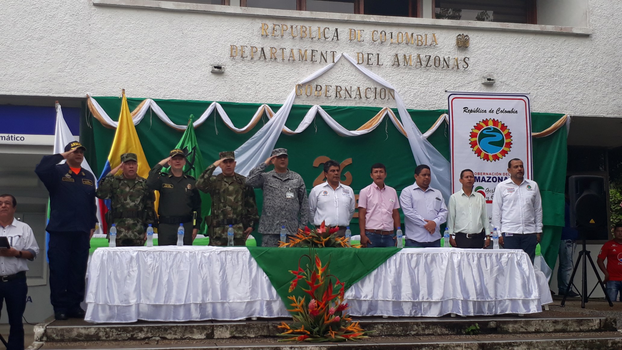 22 policías fueron condecorados con la orden “victoria regia” 