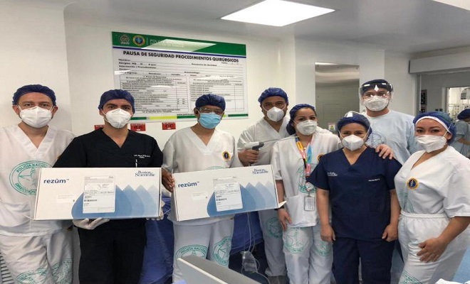 Grupo de urólogos certificados en Colombia en el manejo de esta terapia.