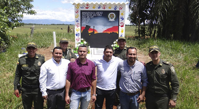 Con un mural-la Policía Nacional-y-la comunidad-rinde un homenaje-a nuestros héroes