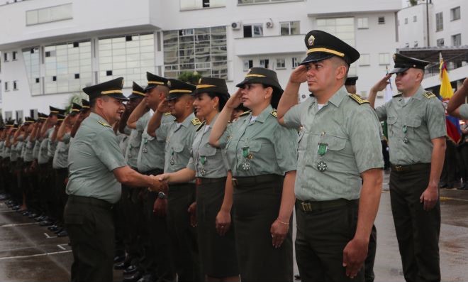 policias-de-varias-especialidades-fueron-condecorados-en-el-aniversario-institucional