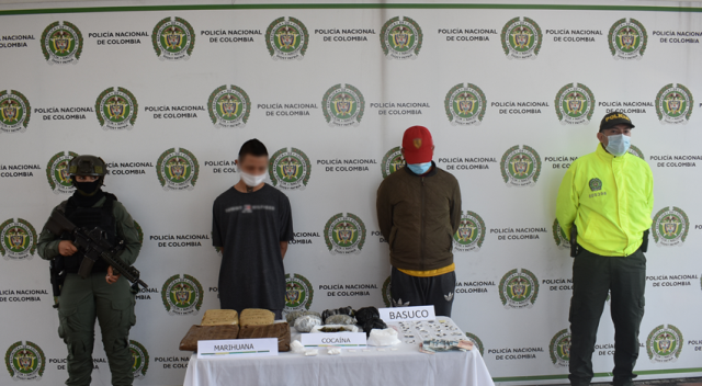 En-las-diligencias-de-registro-y-allanamiento-realizadas-fueron-incautados-marihuana-bazuco-y-cocaína