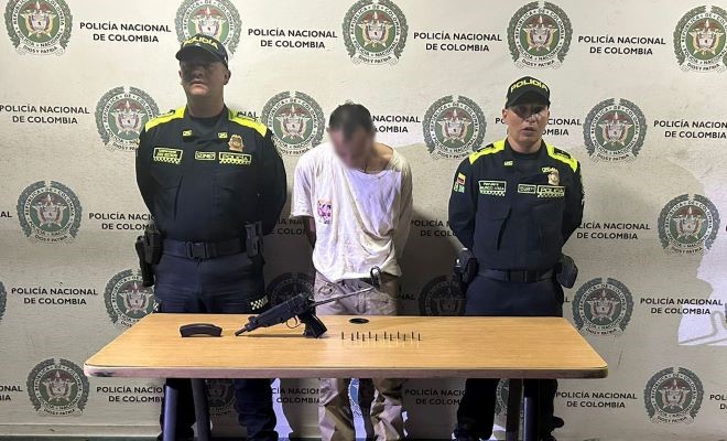Con un arma de fuego tipo mini-uzi es capturado en el barrio Plumón de la ciudad de Pereira 