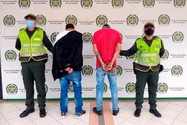 Mediante-reacción-policial-y-apoyo-ciudadano-fueron-capturados-en-zona-boscosa-del-barrio-naranjal 