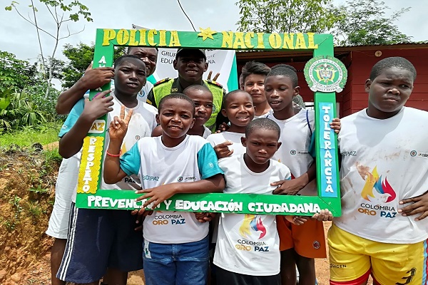 ¡Un-pitazo-por-la-paz!