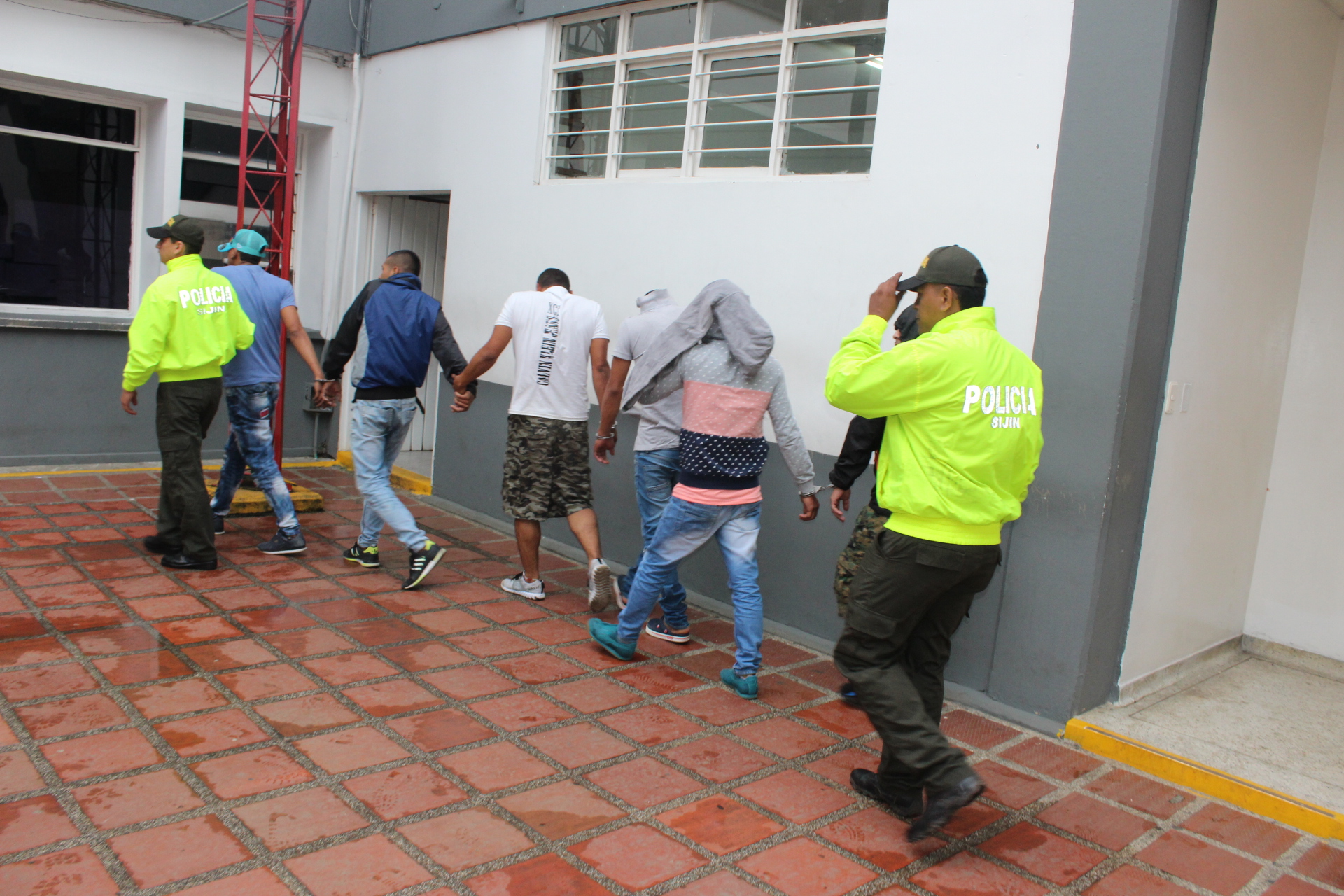 Capturados por homicidio y hurto 