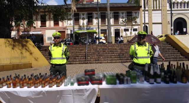 En-el Meta-la Policía Nacional-incautó-382-botellas-de-licor-de-contrabando y adulterado