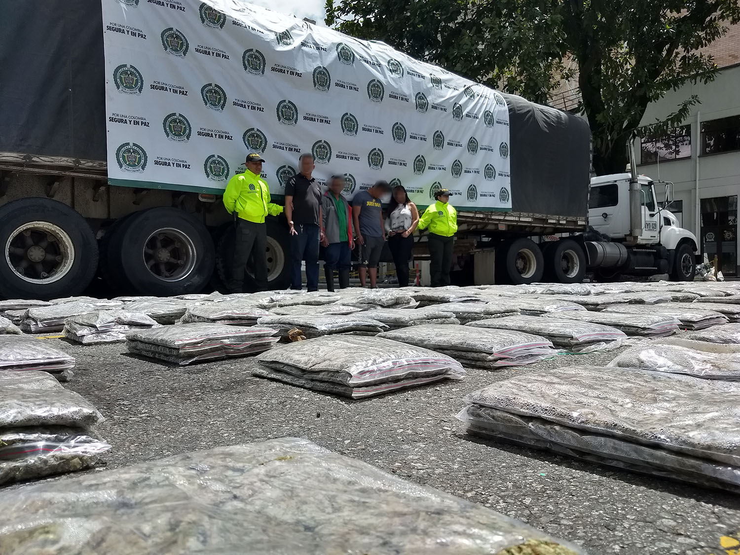 En operación contra el grupo delincuencial “los chatas” nos incautamos de más de una tonelada de marihuana “creepy”