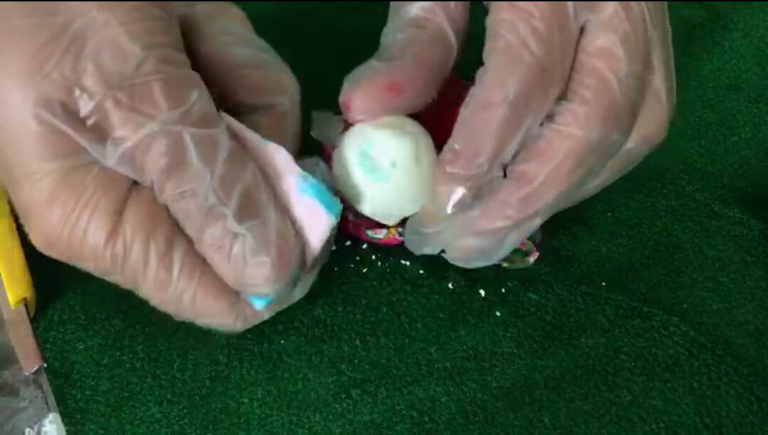 Incautamos-4.700-gramos-de-cocaína-al-interior-de-estos-tradicionales-dulces