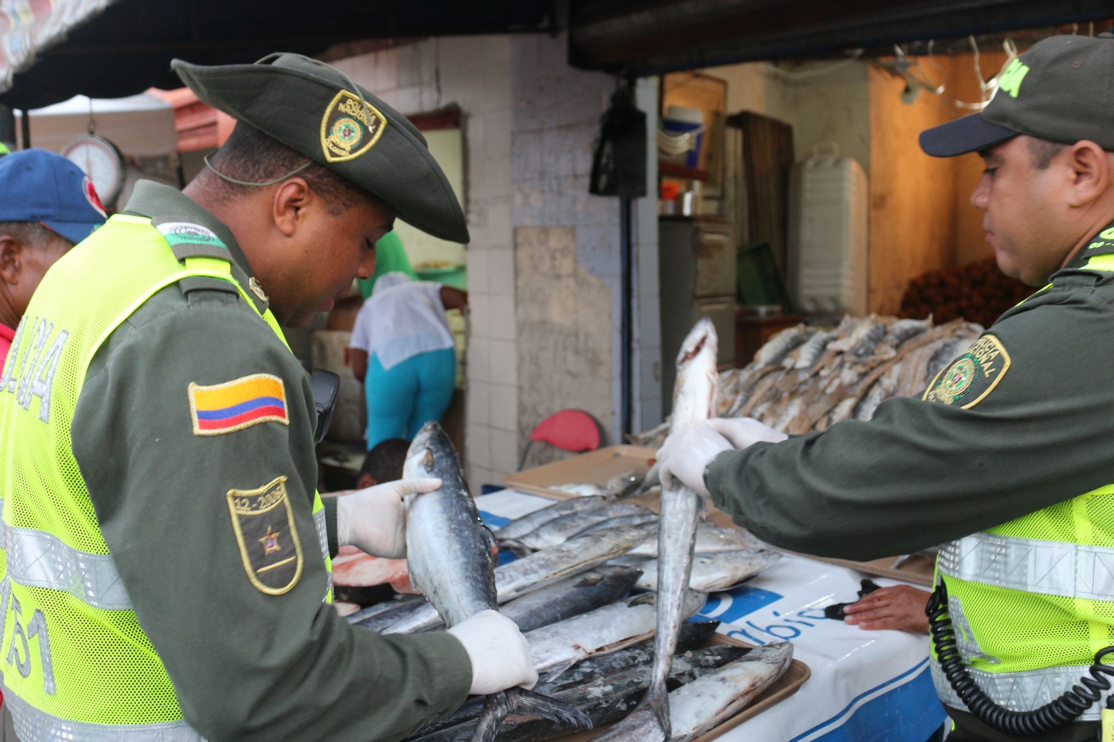 Realizamos-controles-a-ventas-de-pescado-en-el-mercado-de-bazurto