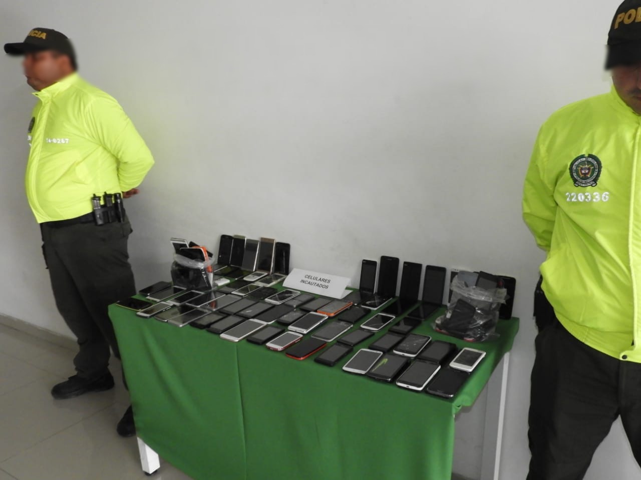 al-menos-41-establecimientos-en-la-zona-céntrica-fueron-registrados-y-171-celulares-incautados 