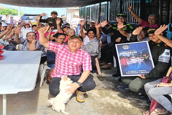 Tres Polic&iacute;as con la ciudadan&iacute;a en jornada de sensibilizaci&oacute;n para prevenir delitos sexuales