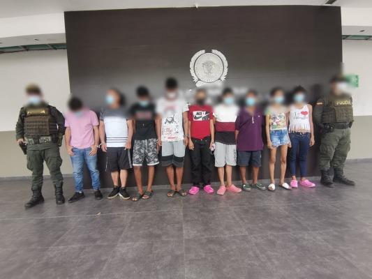 Lograban comercializar un promedio de cien dosis diarias en el área metropolitana.