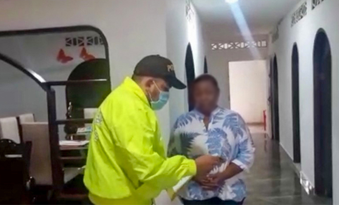 Capturados funcionarios y exfuncionarios públicos por presunta corrupción en contratos.