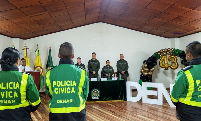 Ceremonia cívica de mayores en su aniverario número 43