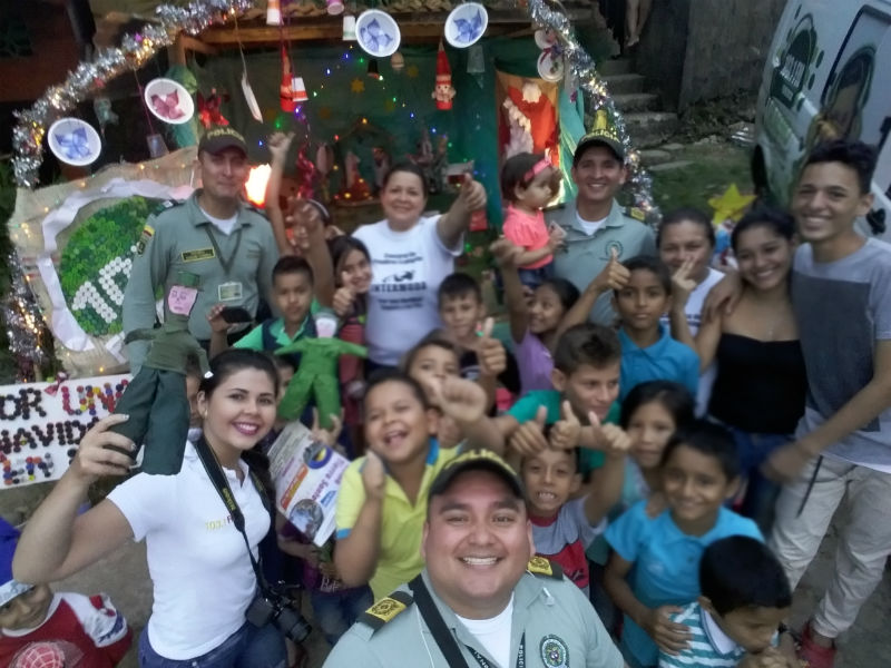 policia-colombia-caqueta-concurso-pesebres-ecologicos-ambiente