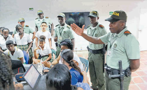policia-colombia-escuela-genera-esperanza-jovenes-afrodescendientes