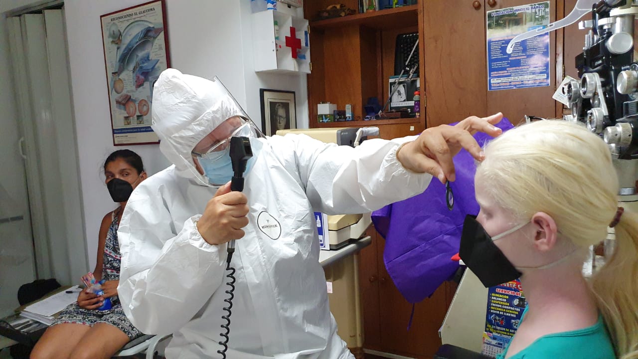 Estefany y sus ‘ángeles verde oliva’. 