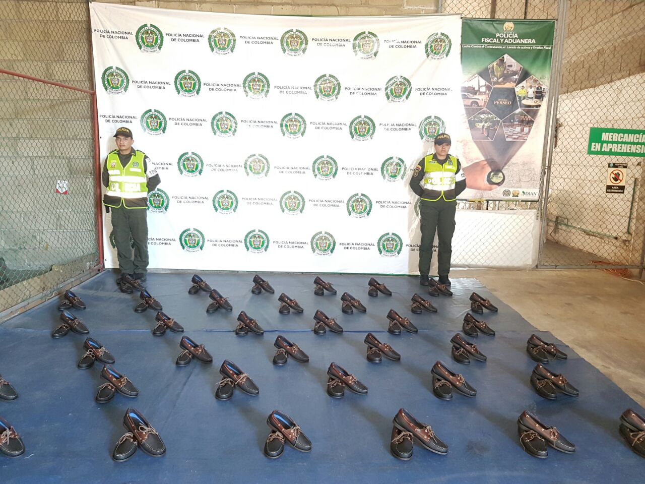 Los artículos aprendidos son de procedencia extranjera y fueron dejados a disposición de las autoridades competentes