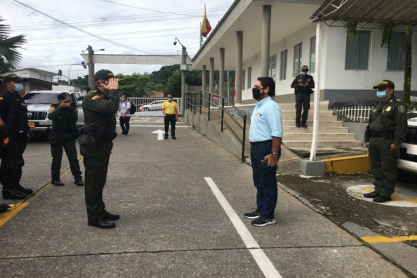 Policía-Nacional-acompaña-la-manifestación-social-en-paz-y-tranquilidad-en-el-Meta-1