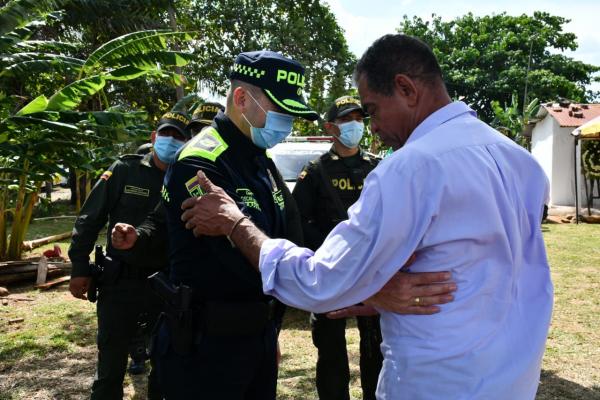 Policía da el pésame