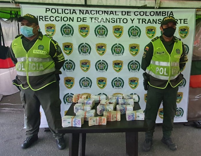 Policía incautó $575.000.000 de pesos transportados en un camión en Acacías  - Meta