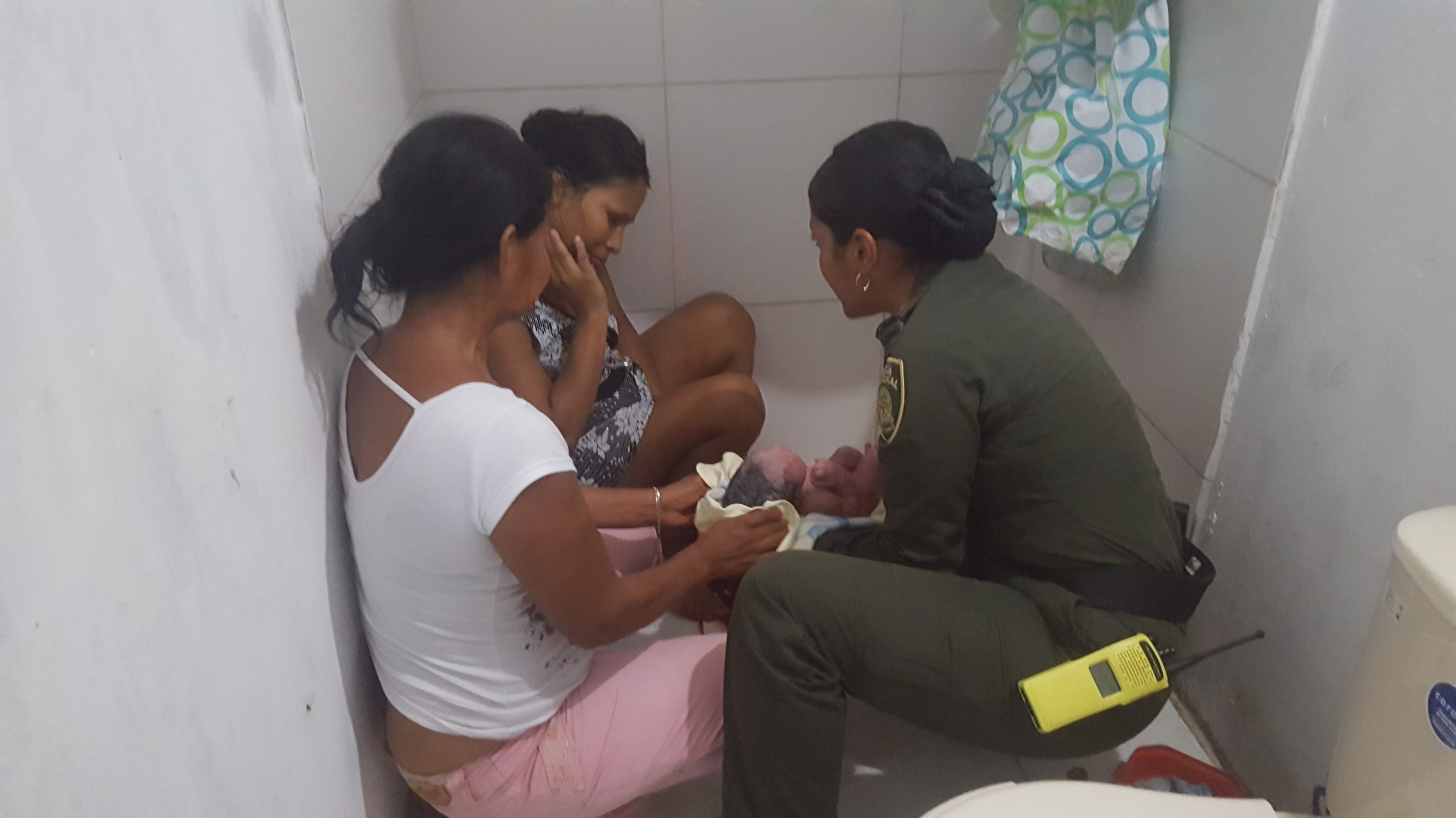 La humilde mujer dio a luz 