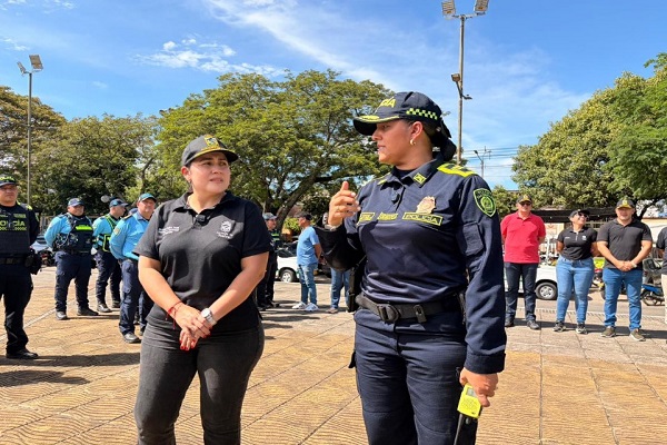 Operativo interinstitucional refuerza la seguridad en la carrera Cuarta y zona comercial de autopartes en Neiva