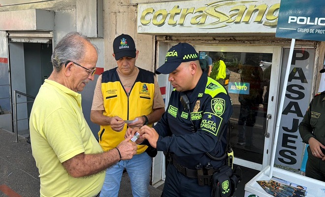 La Policía Nacional refuerza protección de la infancia en terminales y vías del Magdalena Medio