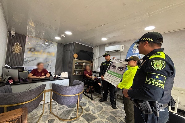 Dos Policías de turismo y una de la SIJIN en jornada de sensibilización sobre prevención de la explotación sexual de menores 