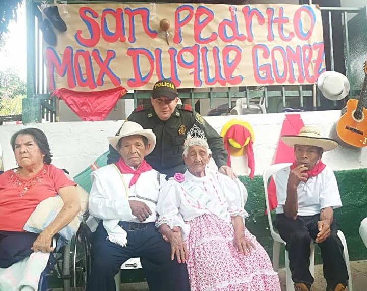 san_pedrito_con_abuelos_de_tello