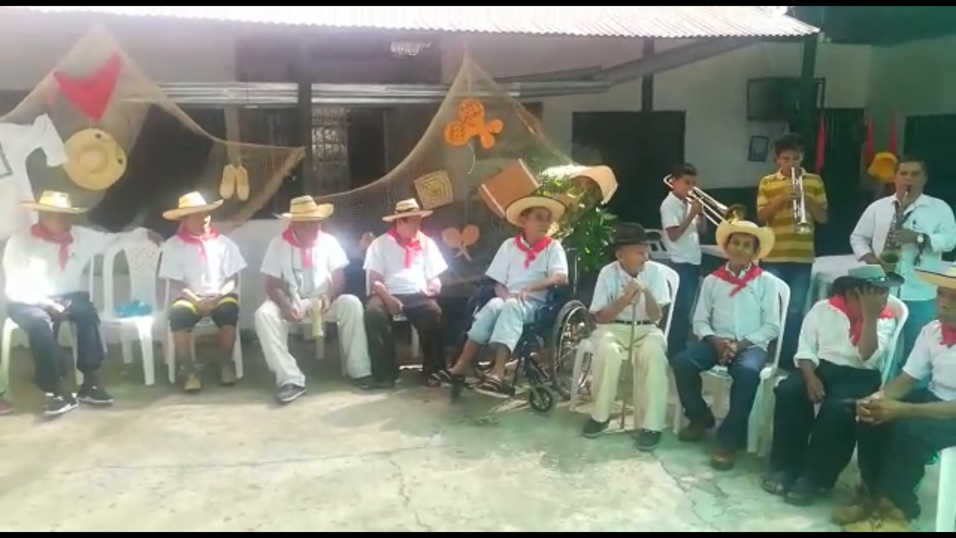 san_pedrito_con_abuelos_de_tello