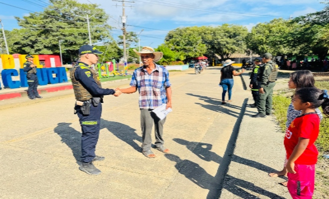 su presencia es la de quien se gana el saludo a fuerza de respeto 