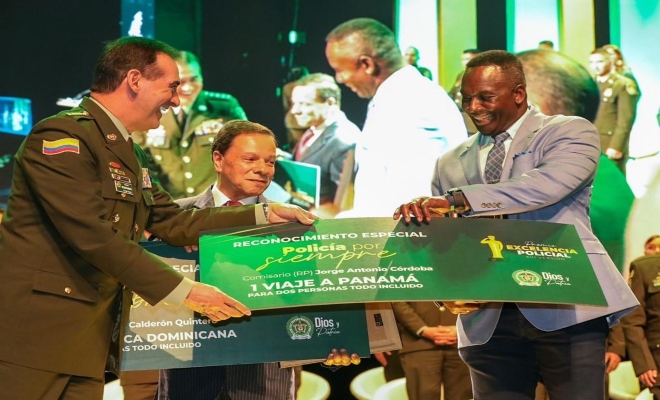 La Policía Nacional exaltó y reconoció la labor diaria de mujeres  y hombres policías. 