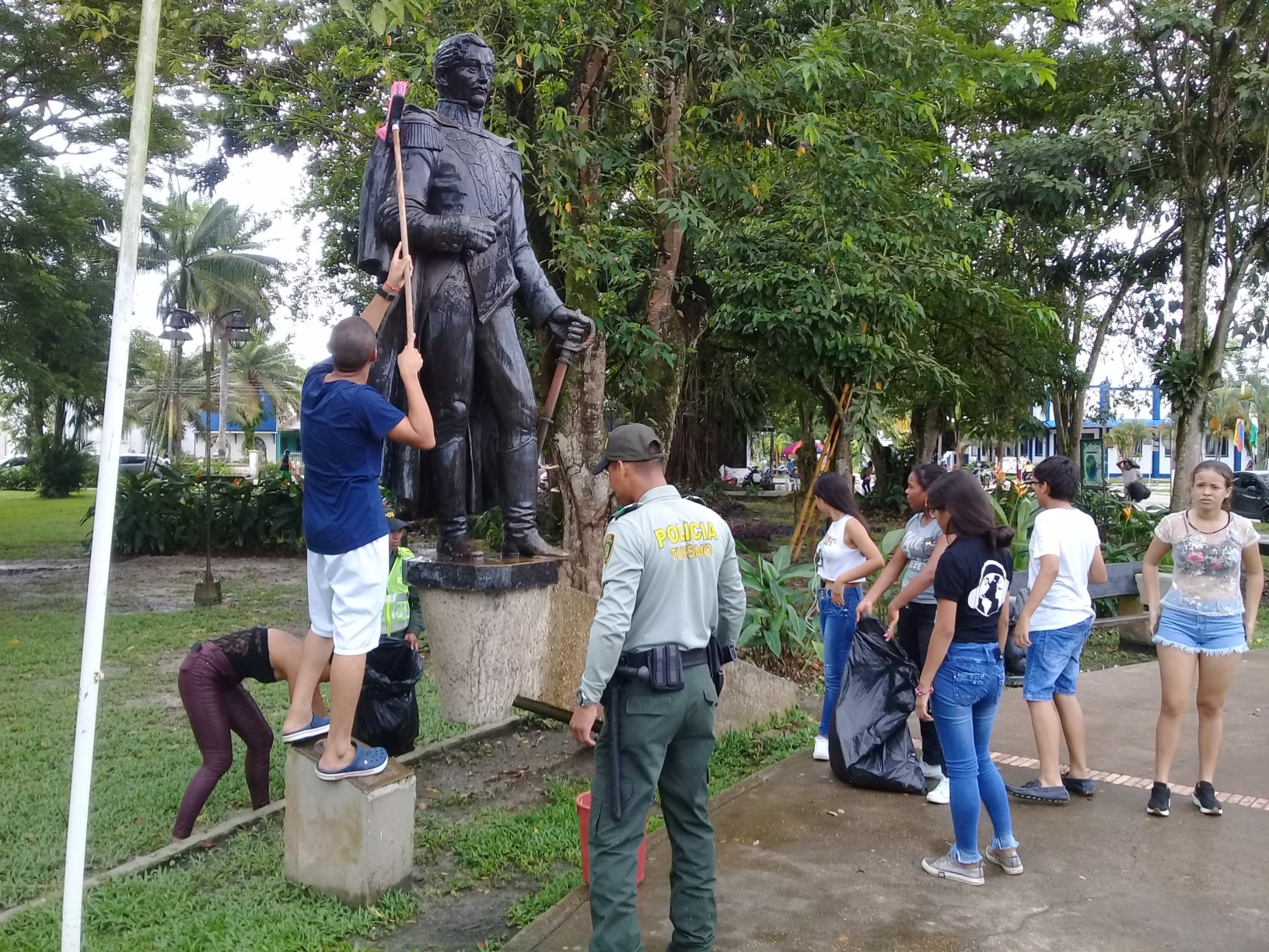 Jóvenes Amigos Del Turismo