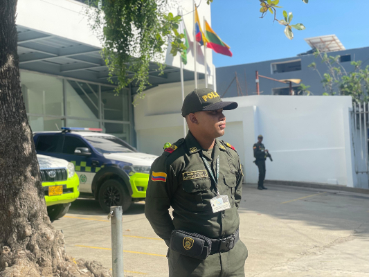 uniformado, cumpliendo con su deber y con sus metas en la mente