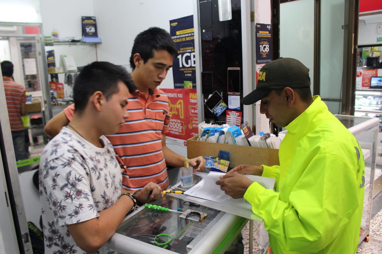 Mediante operativos adelantados en establecimientos comerciales se consultaron 1.363 imei