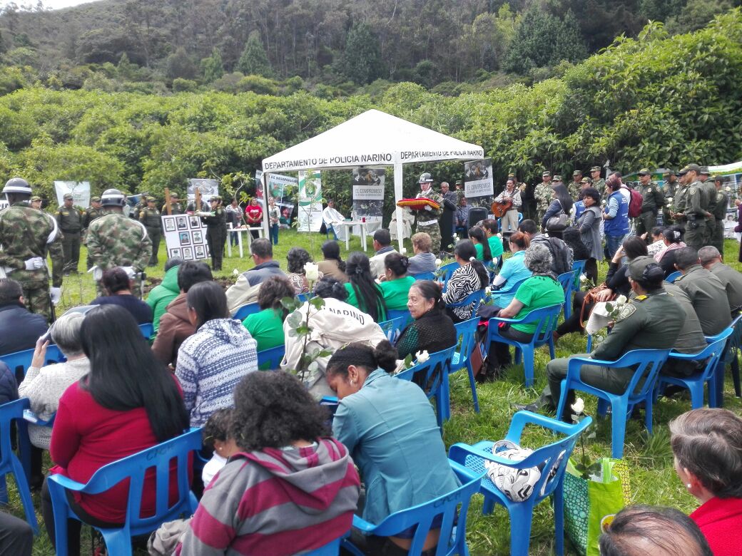 Asistentes al evento de conmemoracion