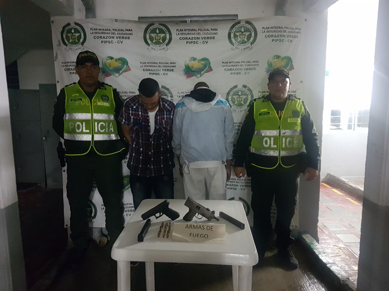 Tenían en su poder dos armas de fuego entre ellas una Mini Uzi